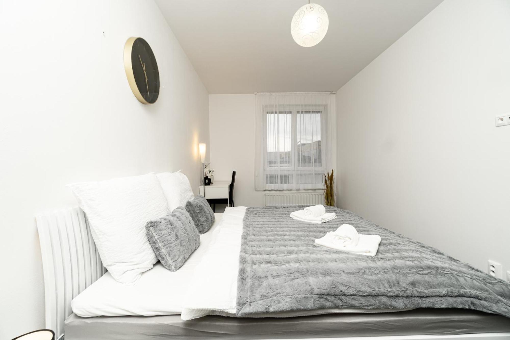 Bnb New Beautiful Apartment In The Center Of Ostrava With Option Garage Parking Exterior photo