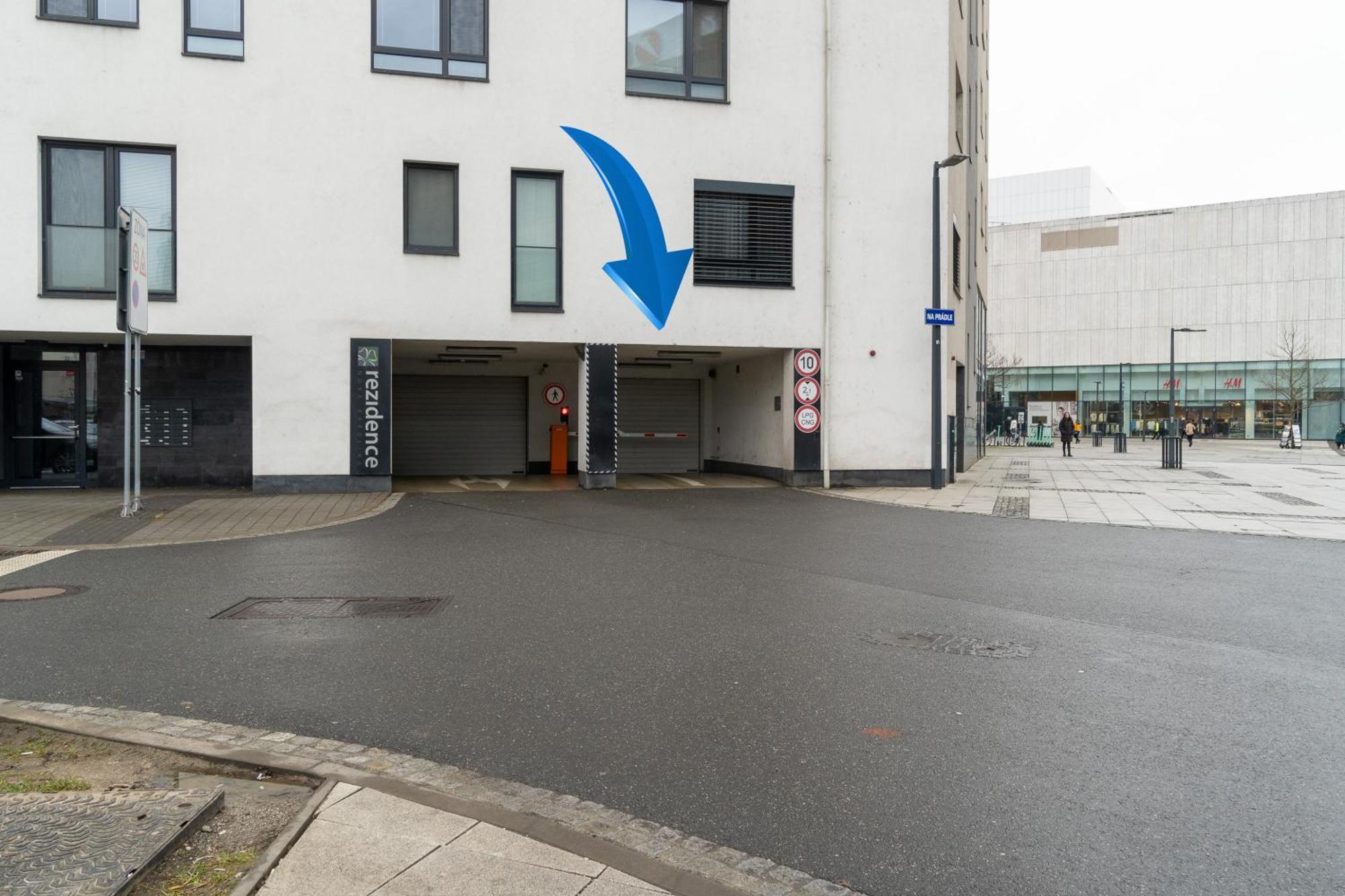 Bnb New Beautiful Apartment In The Center Of Ostrava With Option Garage Parking Exterior photo