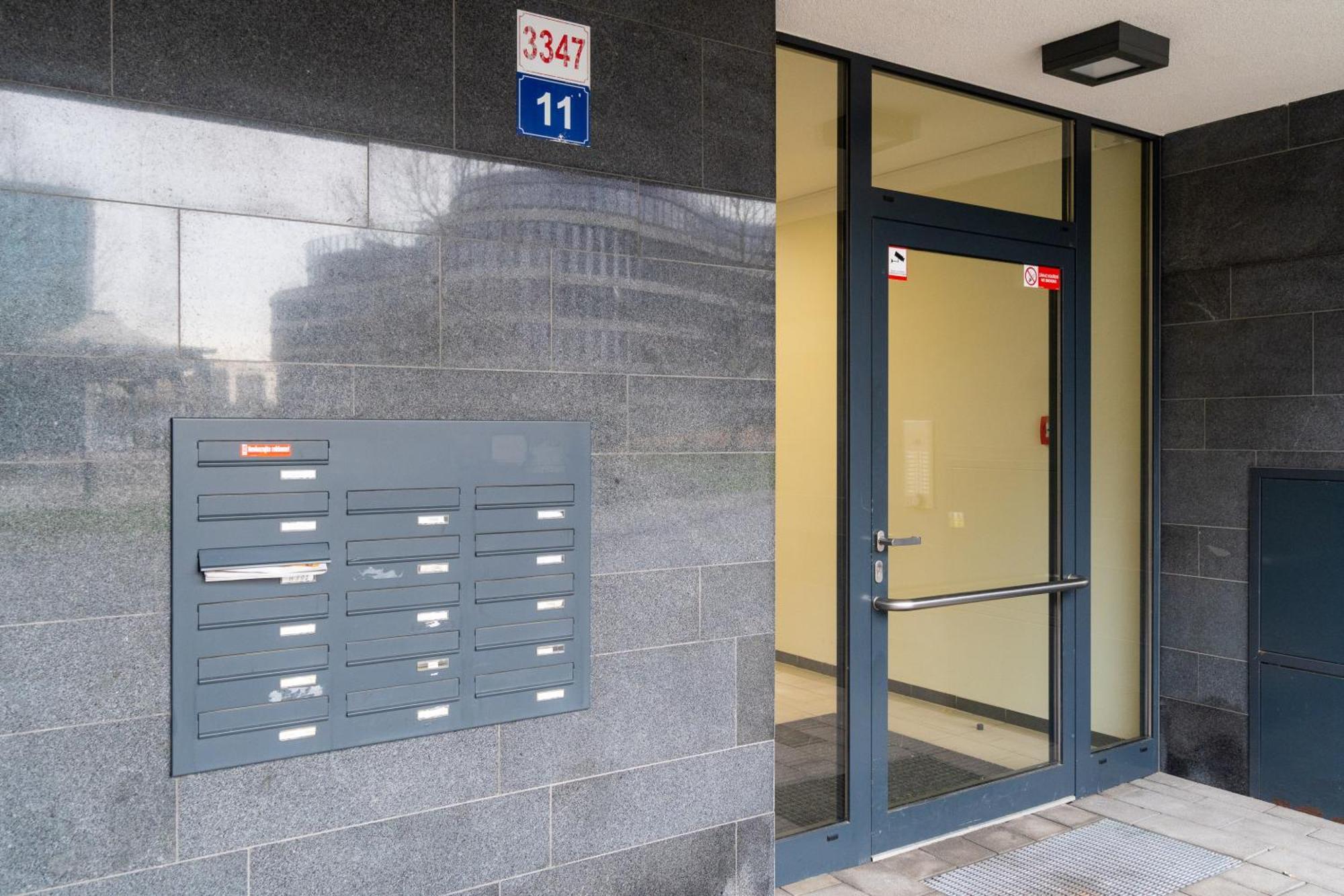 Bnb New Beautiful Apartment In The Center Of Ostrava With Option Garage Parking Exterior photo