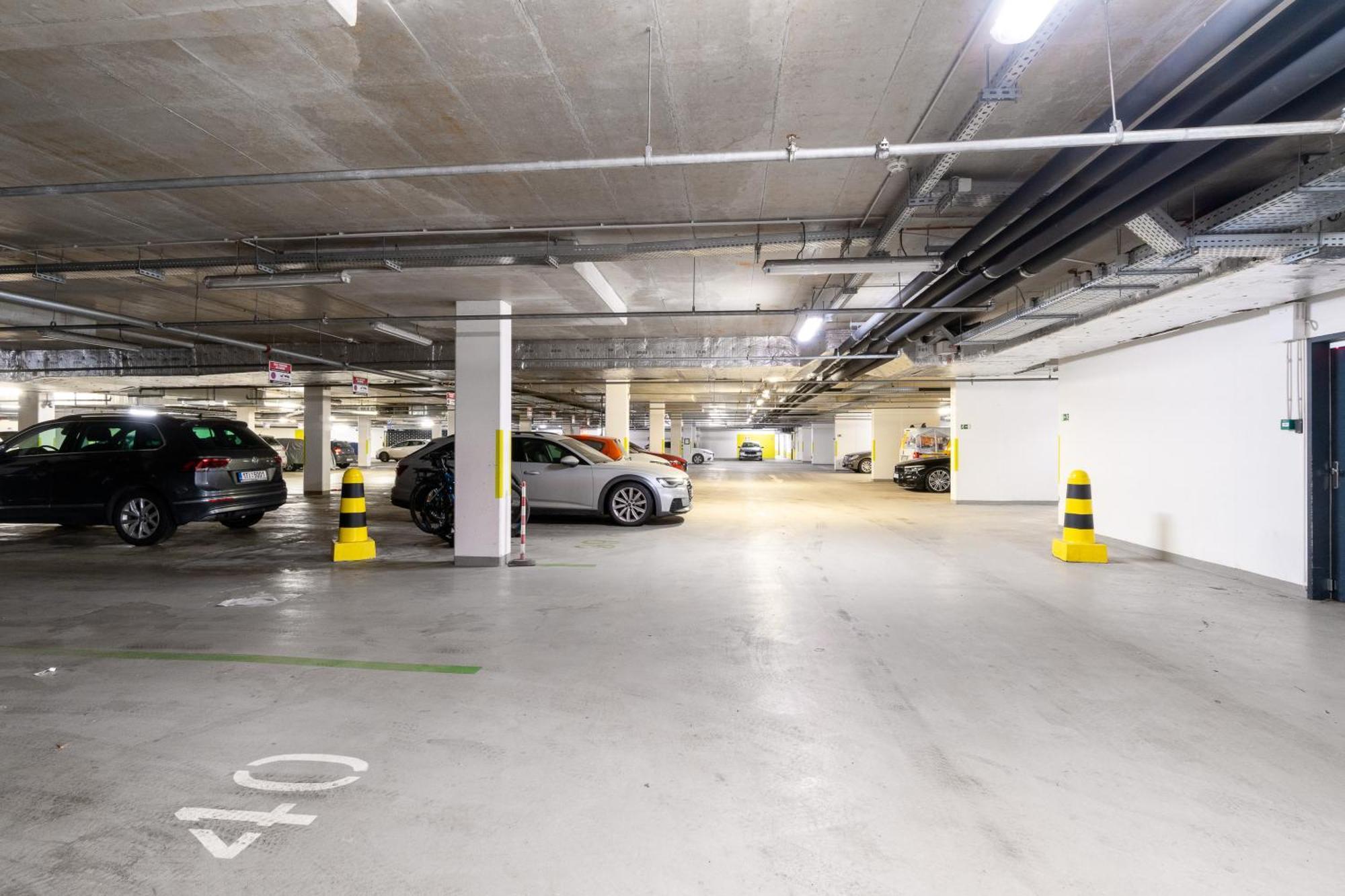 Bnb New Beautiful Apartment In The Center Of Ostrava With Option Garage Parking Exterior photo