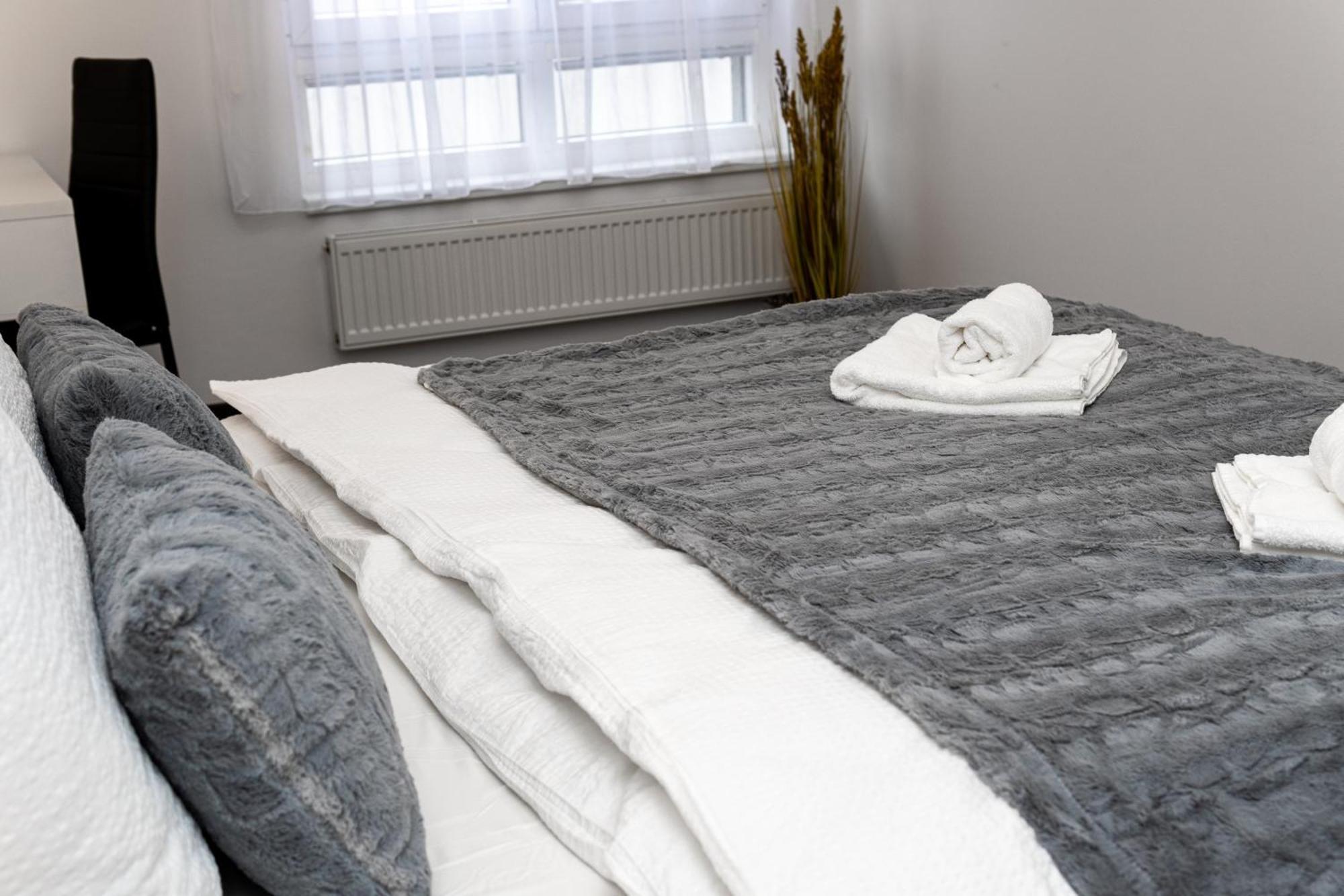 Bnb New Beautiful Apartment In The Center Of Ostrava With Option Garage Parking Exterior photo