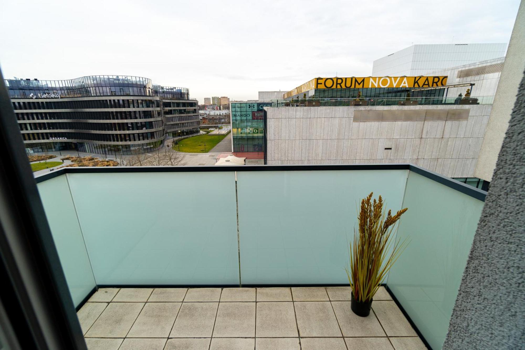 Bnb New Beautiful Apartment In The Center Of Ostrava With Option Garage Parking Exterior photo